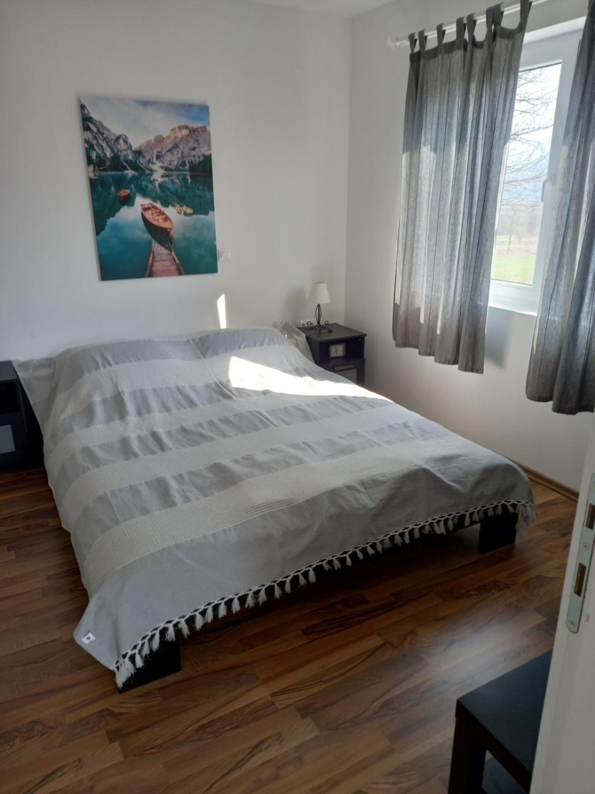 Plitvice Valley Apartment Licko Petrovo Selo